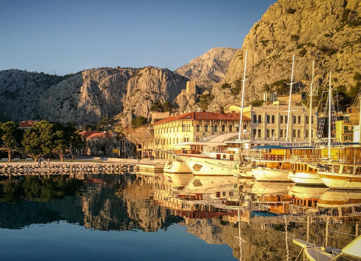 Lighthouse Central Apartments Omiš Eksteriør billede